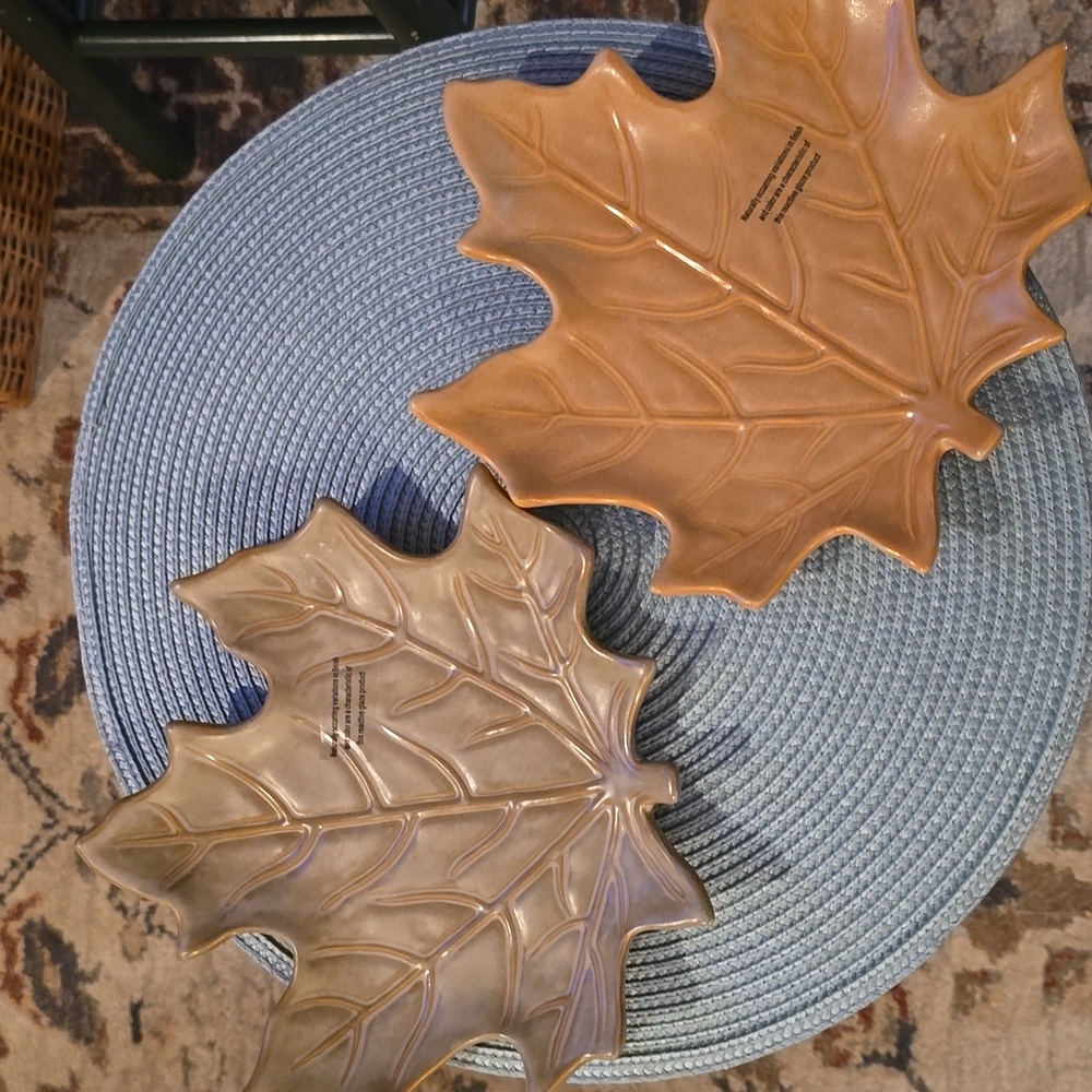 CELEBRATE TOGETHER CERAMIC LEAF DISHES BUNDLE OF 2